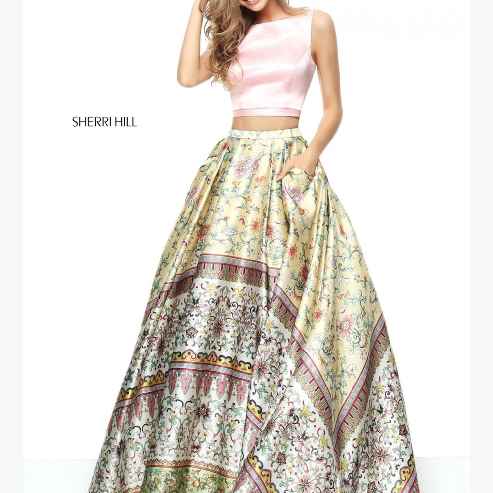 Sherri Hill Elegant Floral A-Line Skirt - Cream and top